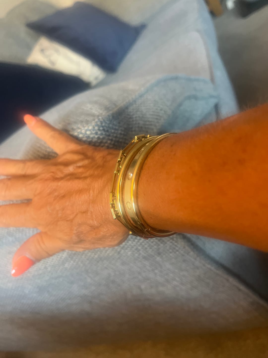 Customer photo review of Classic Oval Bangle