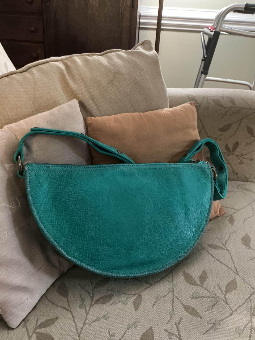 Customer photo review of Turquesa Queen Bee