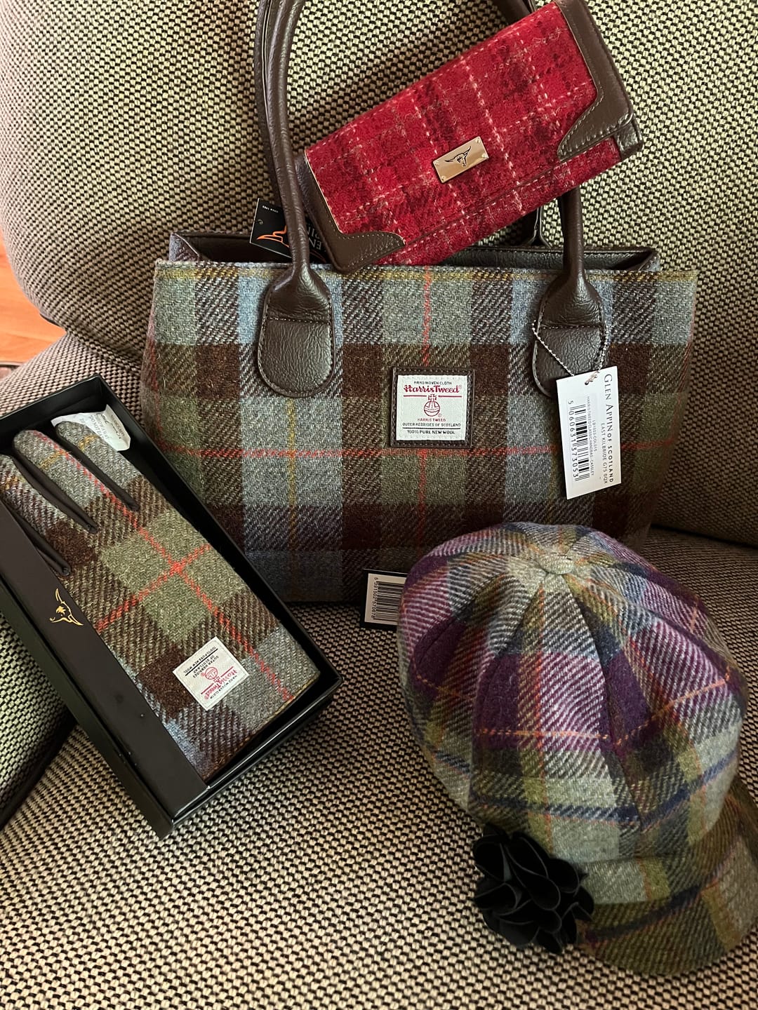 Customer photo review of Mucros Weavers Women's Tweed Newsboy Hat