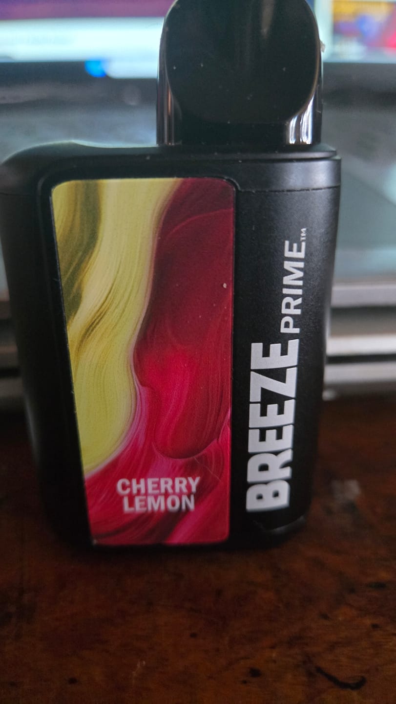 Customer photo review of Breeze Prime Edition Disposable Vape