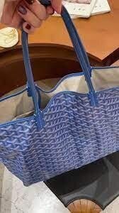 Customer photo review of Vivara Signature Carryall