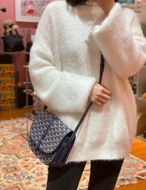 Customer photo review of Valmont Crossbody