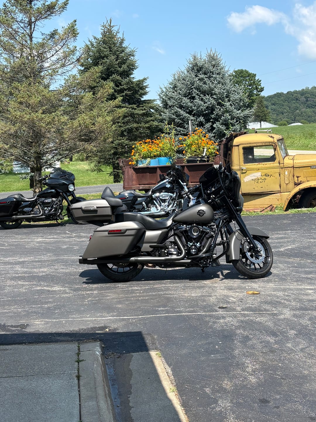Customer photo review of Detachable Chopped Tour Trunk Kit for 2014-2026 Touring Models