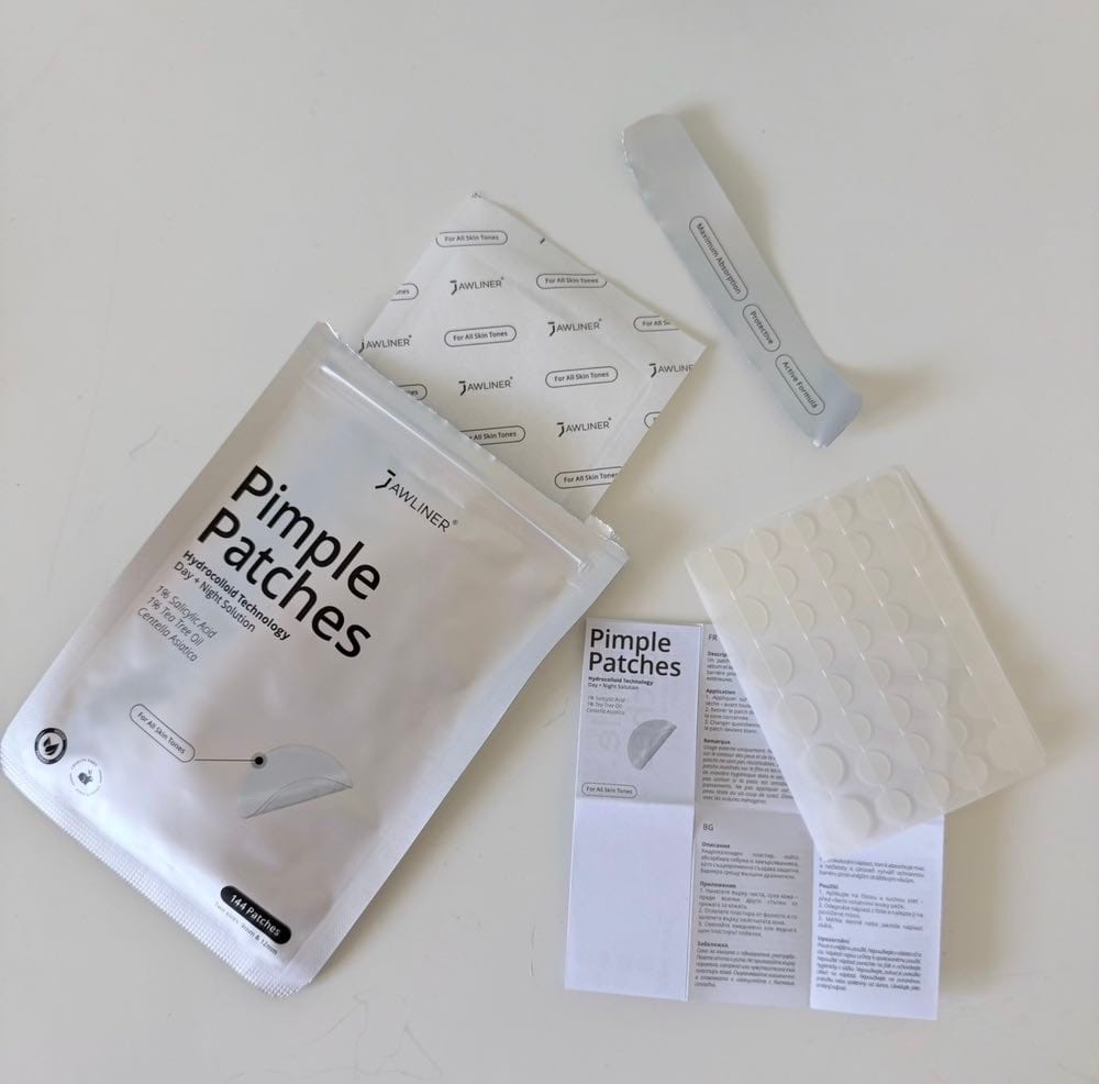 Customer photo review of JAWLINER® Pimple Patch