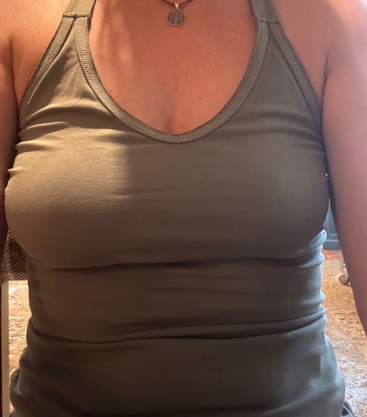 Customer photo review of Pezoneras Triángulos sin Adhesivo