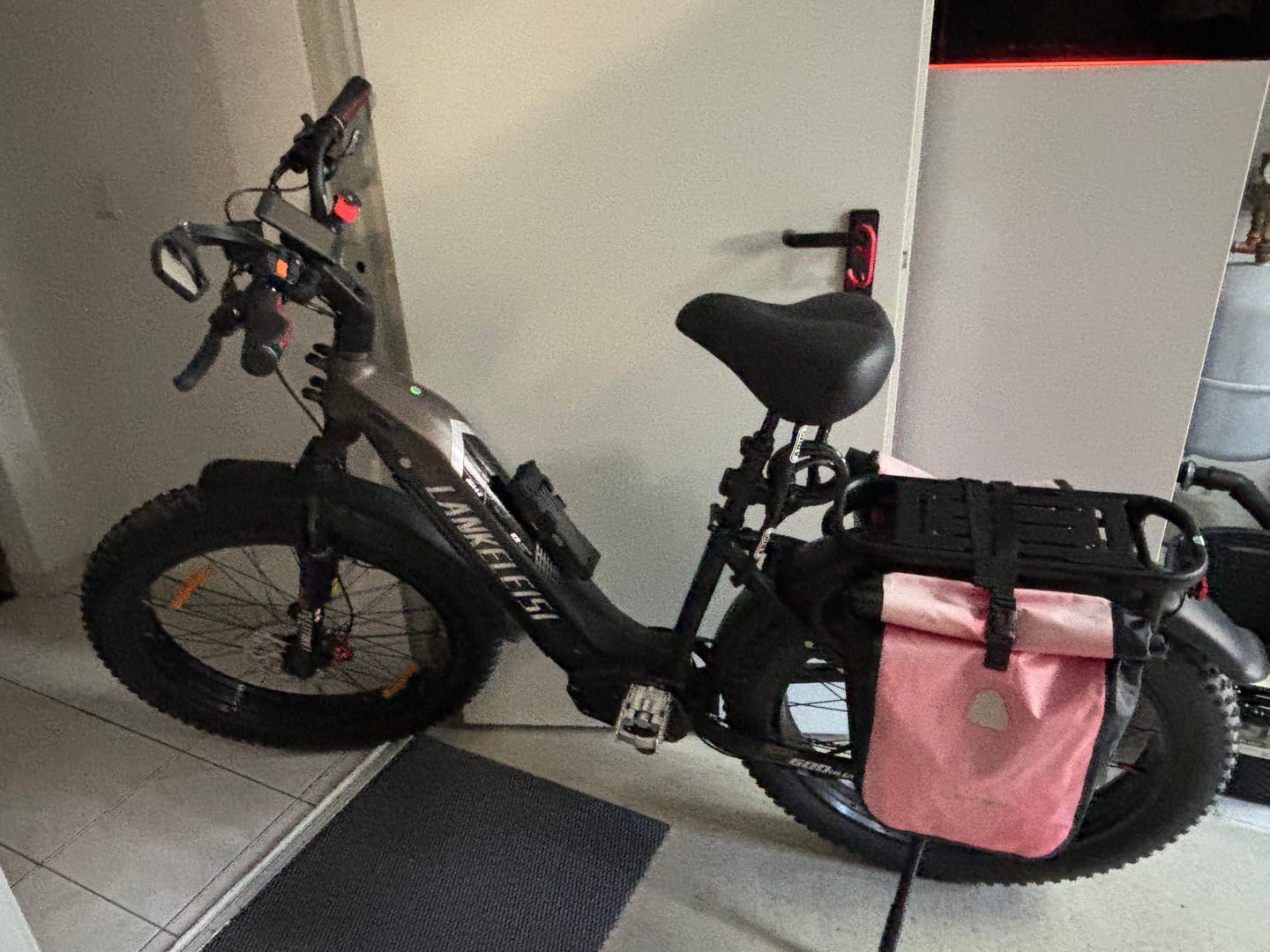 Customer photo review of Lankeleisi MG600 Plus 26" Fat Bike 960Wh All Terrain SUV E-Bike with Switchable Sensor 48V 20Ah Battery