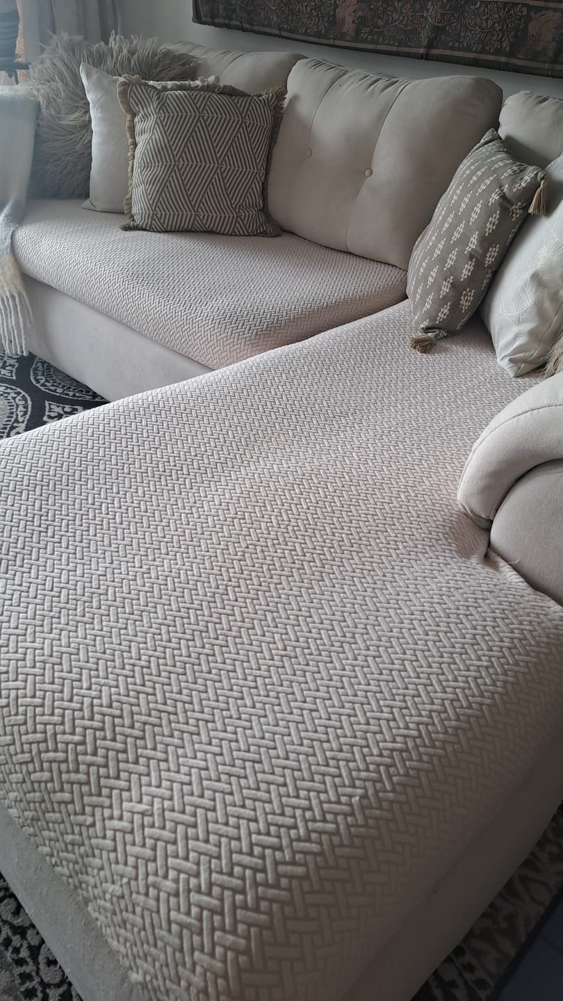 Customer photo review of Funda Mágica Cubre Sofá —  Renueva tu sofá en 2 minutos.