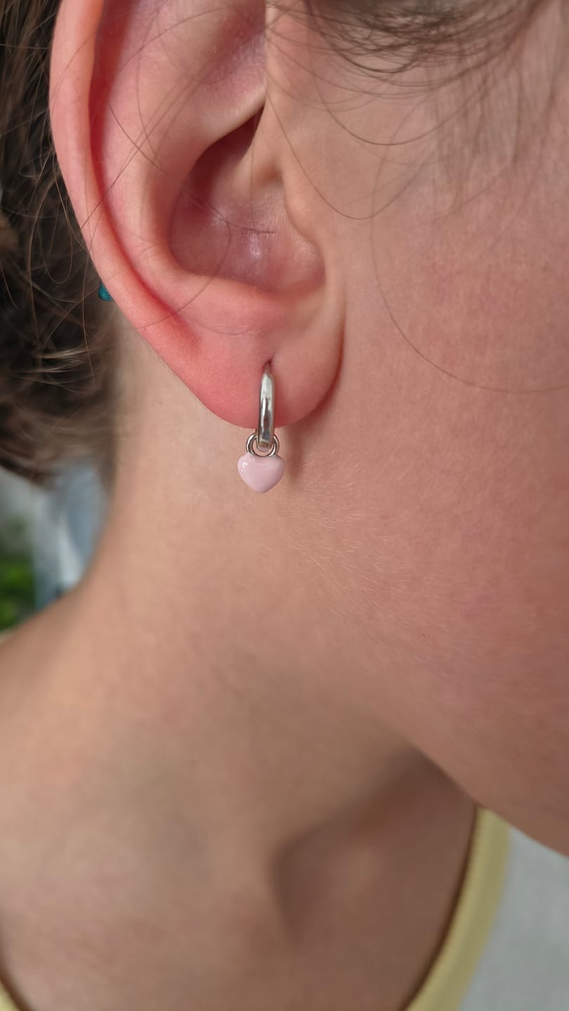 Customer photo review of Pendientes Aros Corazón