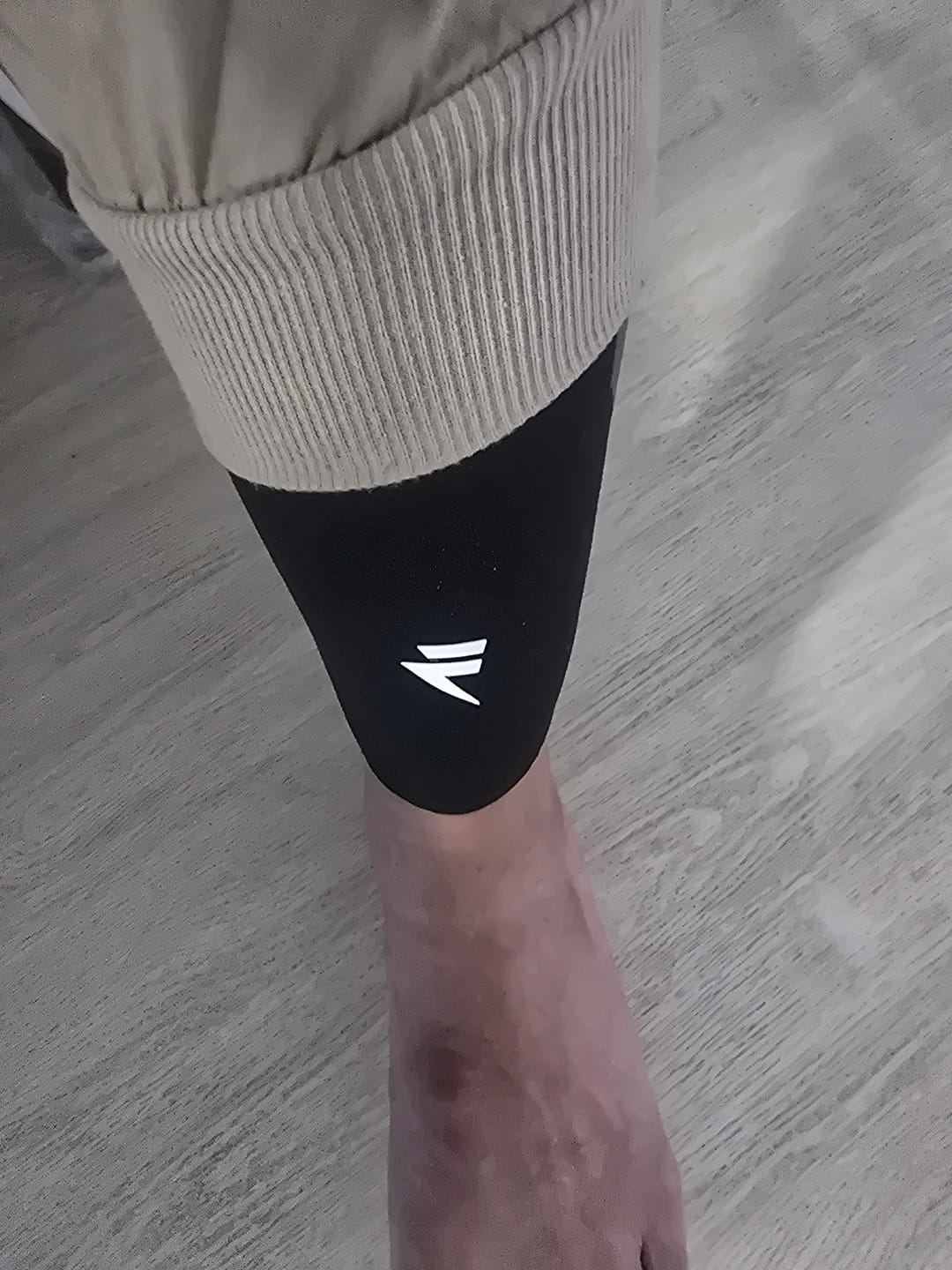 Customer photo review of Compression Sleeves V2 for Knees and Legs