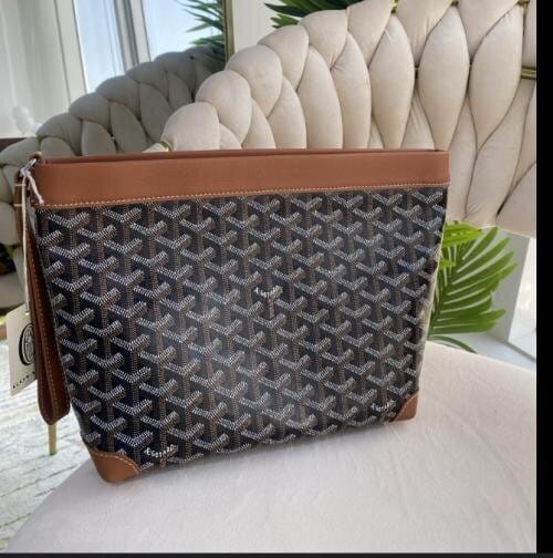 Customer photo review of Luméra Pouch