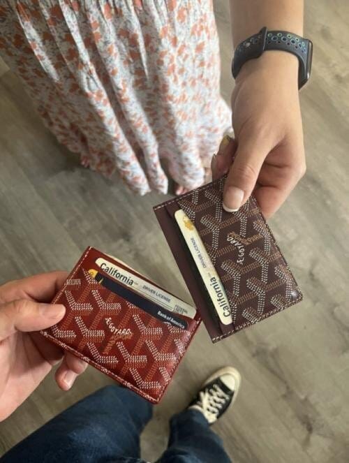 Customer photo review of Élan Slim Wallet