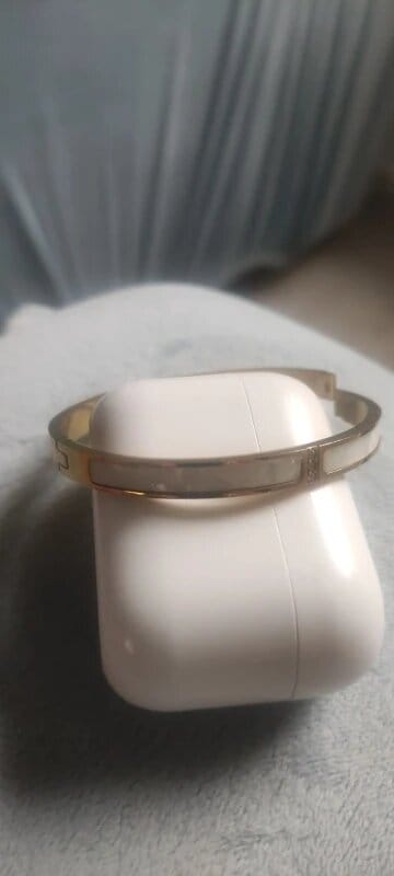 Customer photo review of Tara mother of pearl bangle