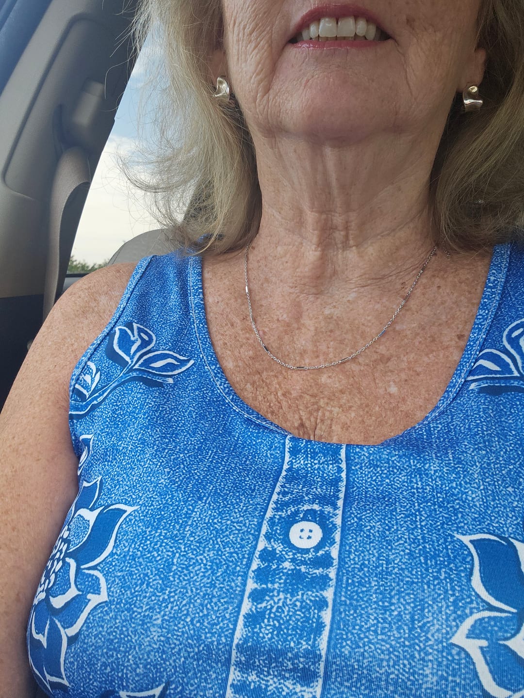 Customer photo review of Cassidy 18k White Gold Plated Stacking Necklace Chain