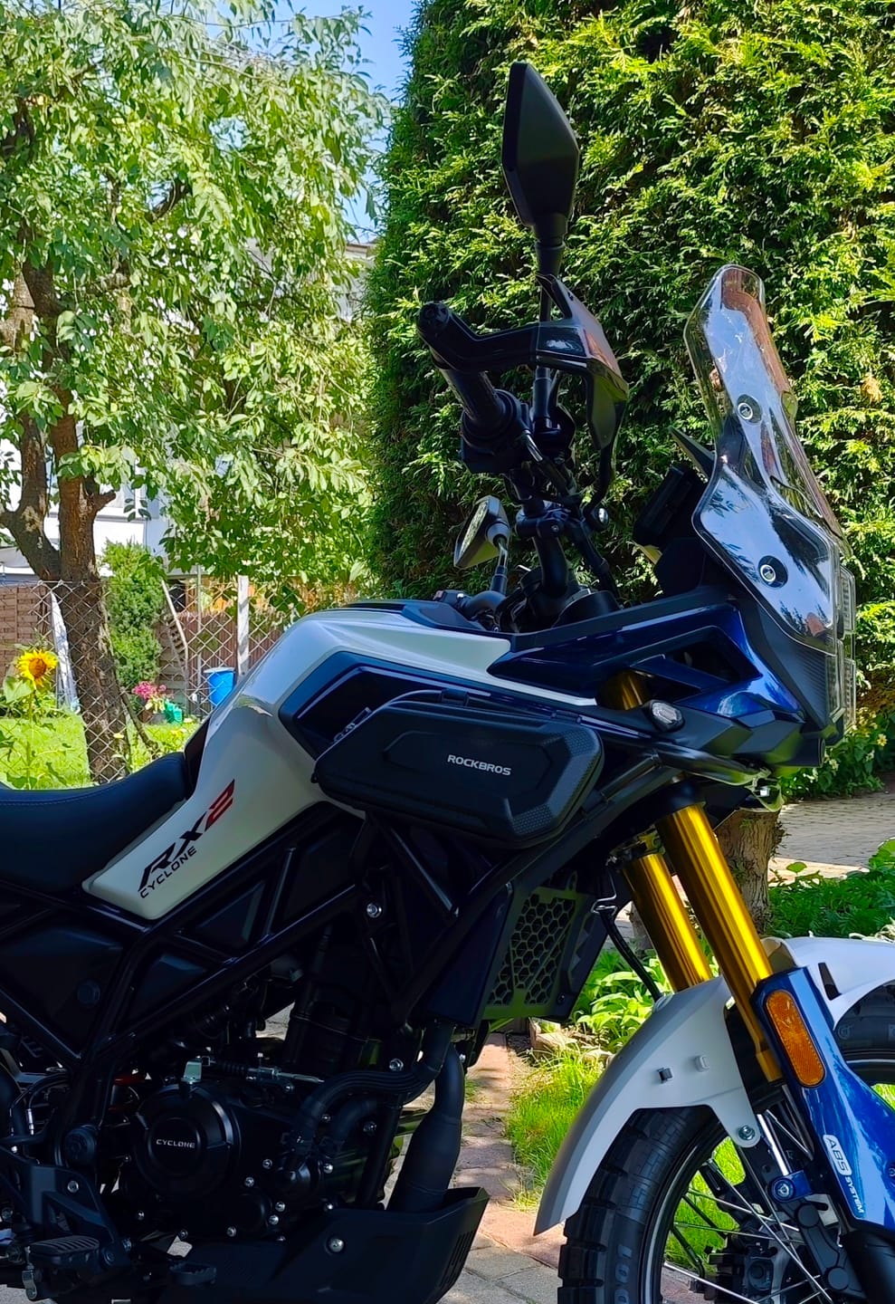 Customer photo review of Twarda Sakwa Boczne Do Motocykla 1.5L Lewo/Prawo-B106