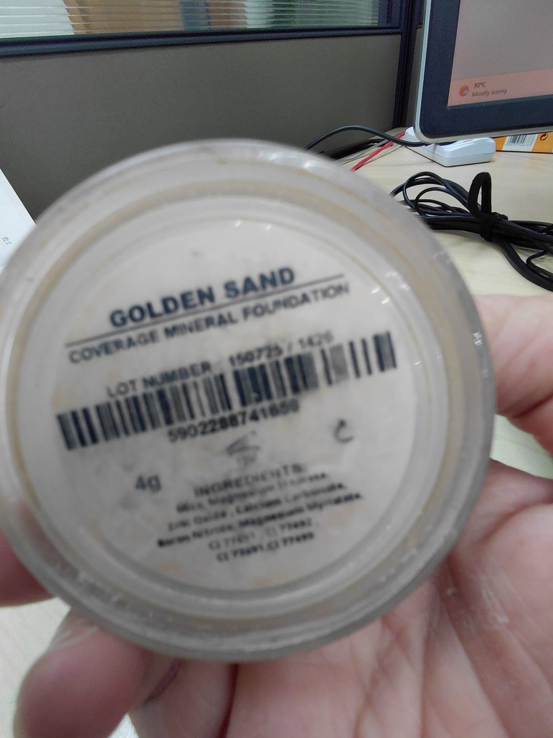 Customer photo review of Coverage Mineral Foundation