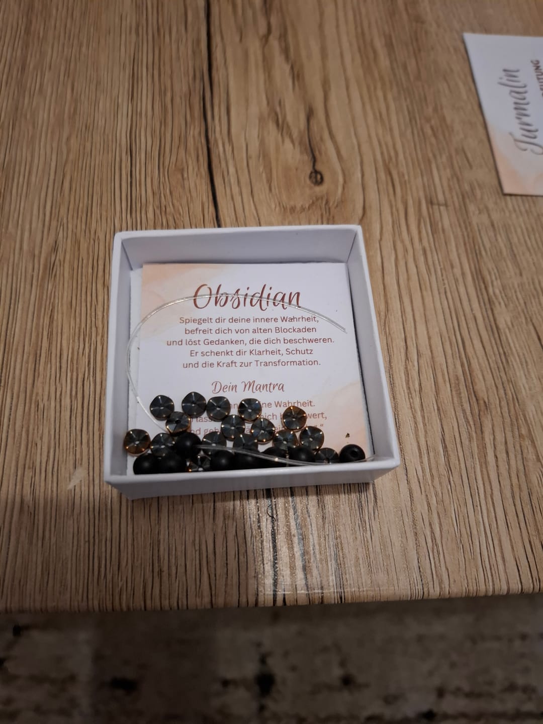 Customer photo review of Obsidian Armband - Power
