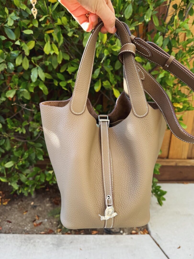 Customer photo review of Etoupe Luxe Lock Tote
