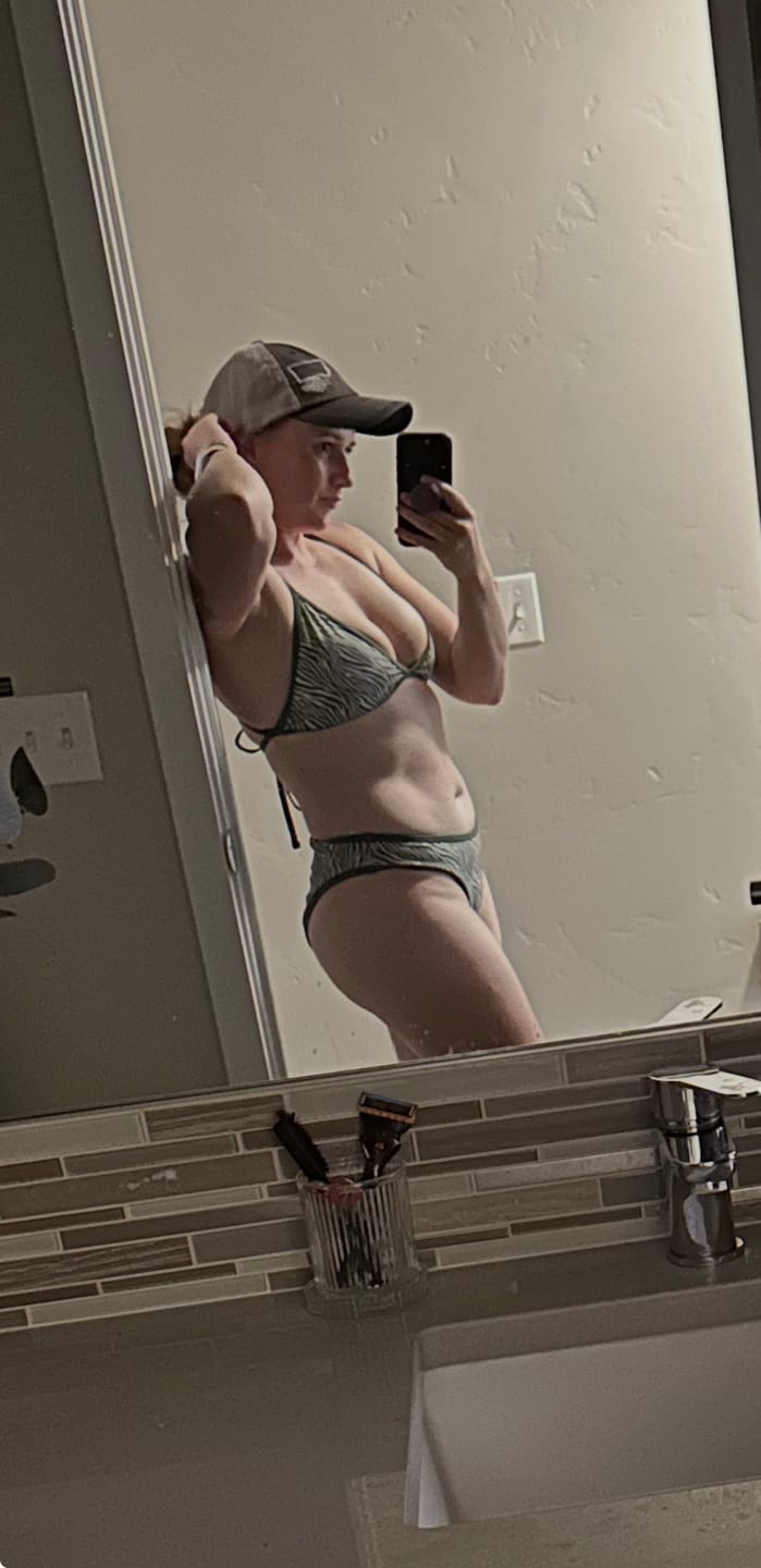 Customer photo review of LILY Tropical Safari Minimal Triangle Top