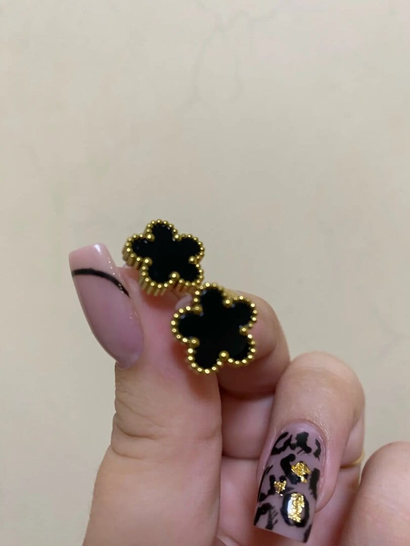 Customer photo review of Colour Clover Diamond Pendant Necklace