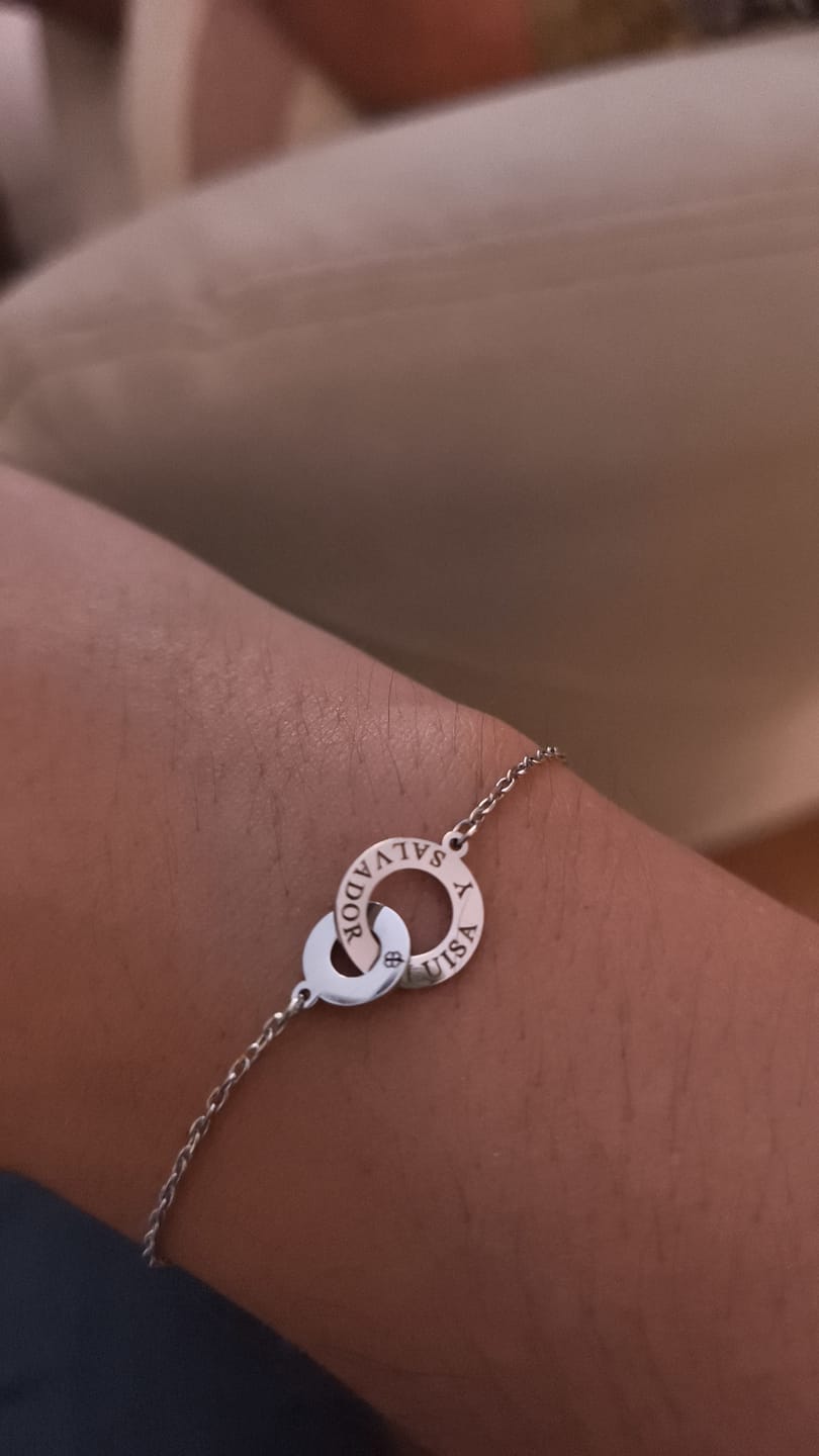 Customer photo review of Pulsera Apego - Personalizado