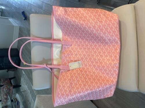 Customer photo review of Vivara Signature Carryall