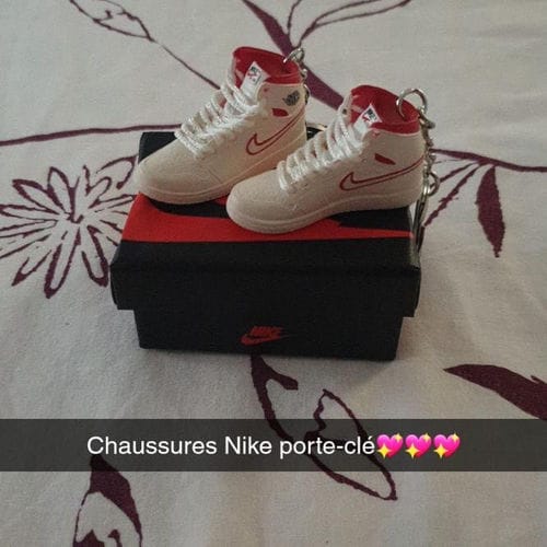 Customer photo review of AJ1 Collection | Mini Sneakers Keychain