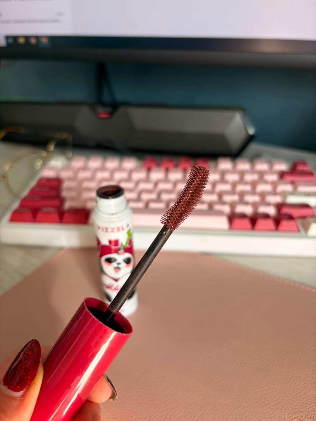 Customer photo review of Máscara para Cílios Big No Panda Cherry - Bordô