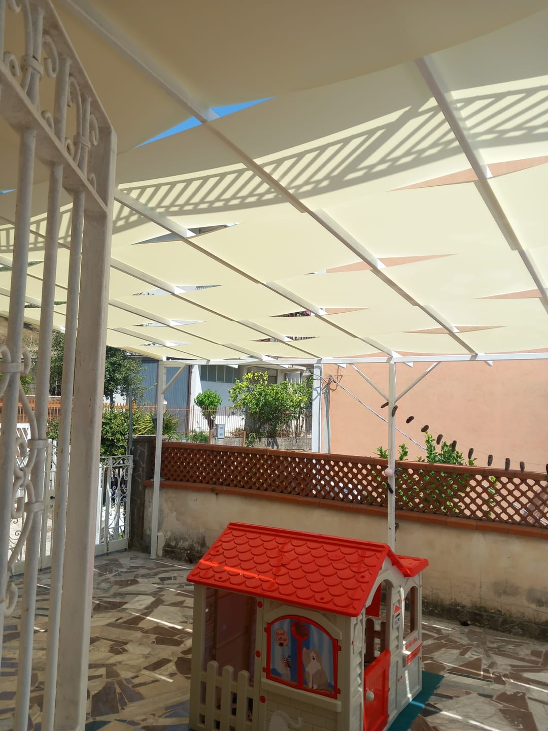 Customer photo review of Tessuto Tela Ombreggiante Impermeabile da Esterno a Metraggio per Gazebo, Pergolati e Sdraio Poliestere 285 gr/m² Colore Panna Bianco altezza 70