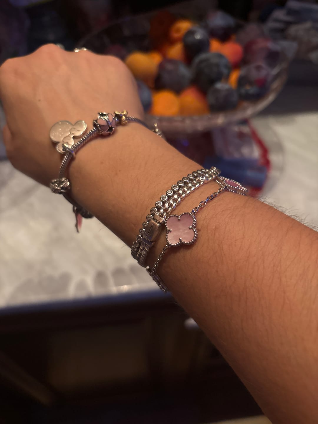 Customer photo review of Bracciale Quadrifoglio con Madreperla Rosa