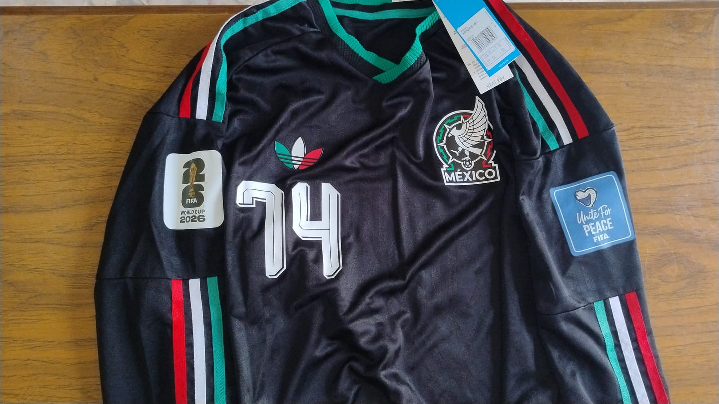 Customer photo review of México Tercera 2026 Manga Larga