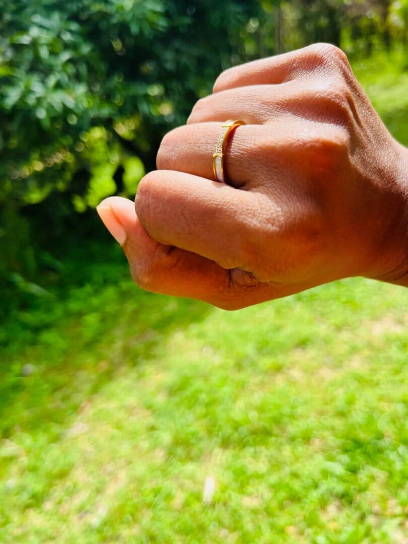 Customer photo review of Tara mother of pearl ring size US 8