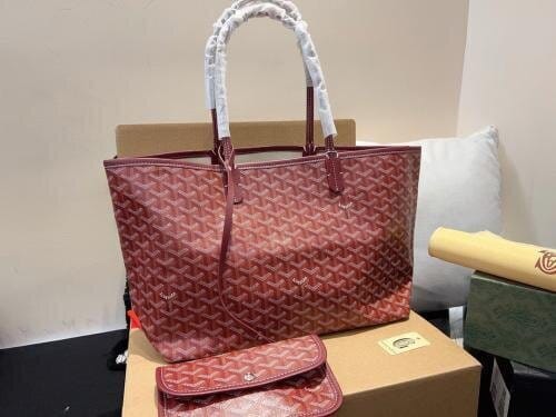 Customer photo review of Vivara Signature Carryall