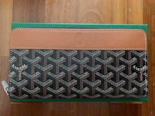 Customer photo review of Deluxe Leather Wallet