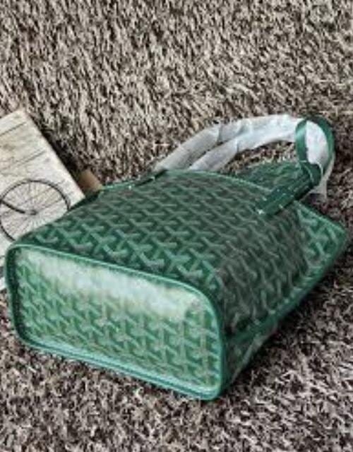 Customer photo review of Veyra Reversible Mini Tote