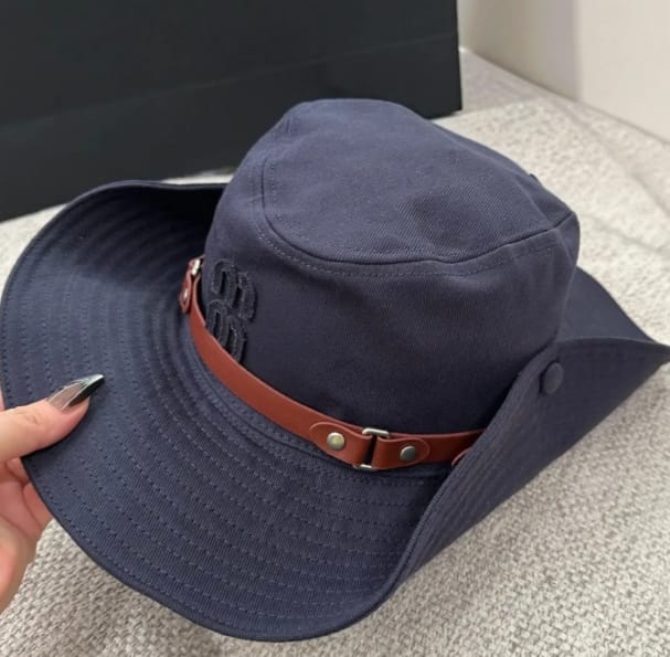 Customer photo review of Miumiu Bucket Hat 380723