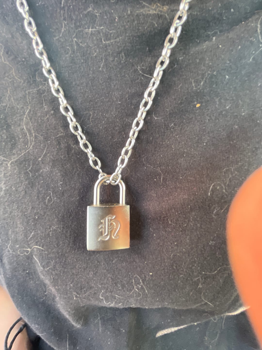 Customer photo review of SKZ Dominate: celebrATE Hyunjin Necklace