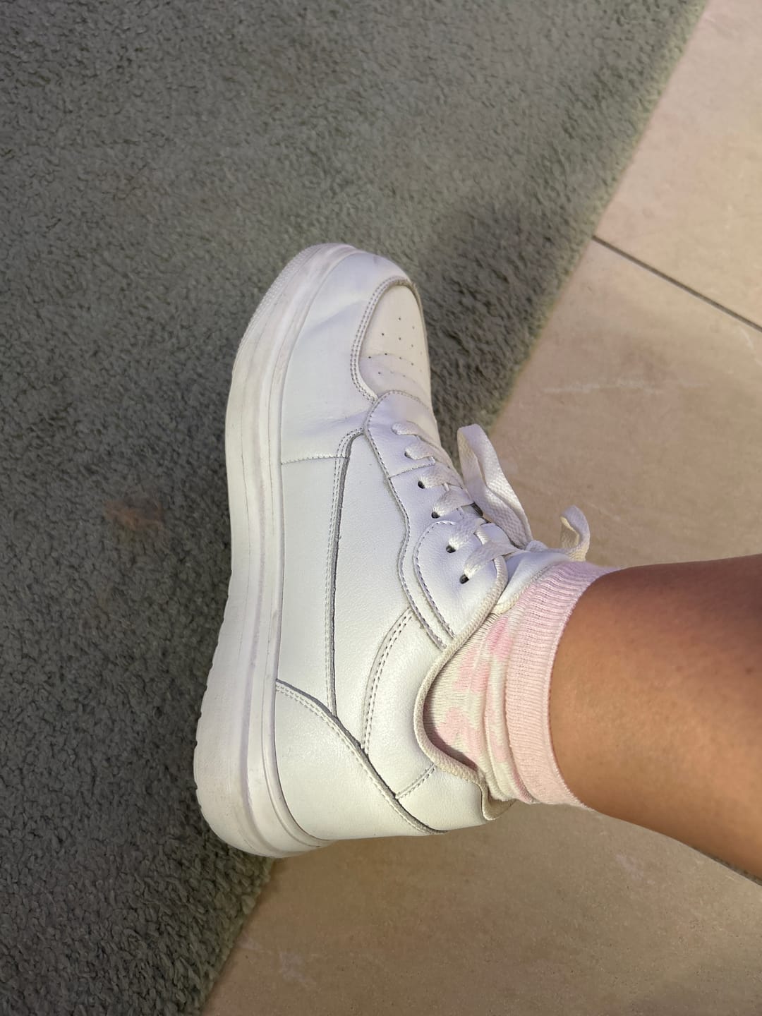 Customer photo review of ELEVATESHOES WHITE CLASSY
