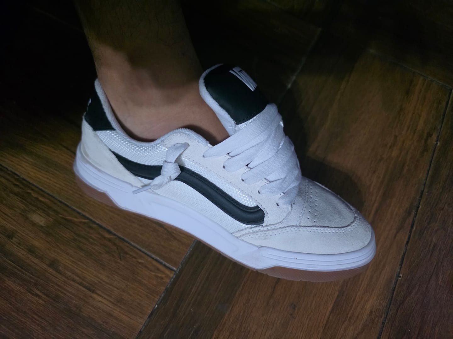 Customer photo review of Zapatillas Vans Hylane Hombre Blanco