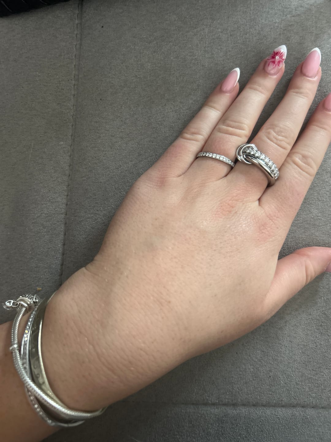 Customer photo review of Pave Infinity Flow Ring 18K Vergoldet