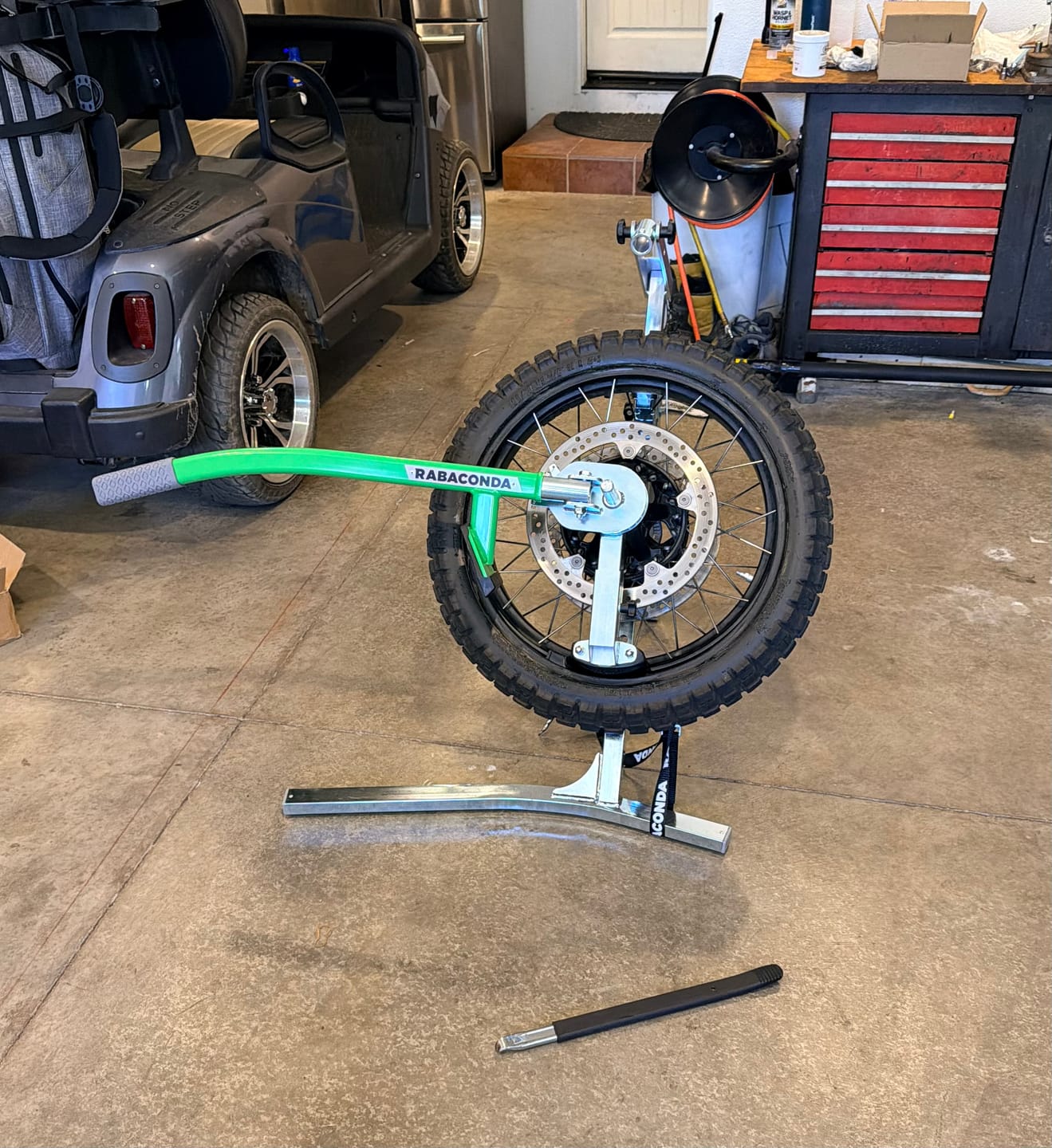 Customer photo review of Mount Arm of Duck Head for Cross-Spoked Wheels for Street Bike Tire Changer