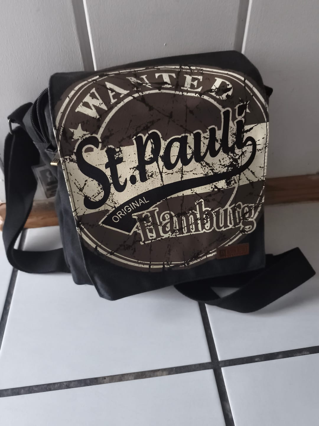 Customer photo review of Hamburg Messenger Bag Small