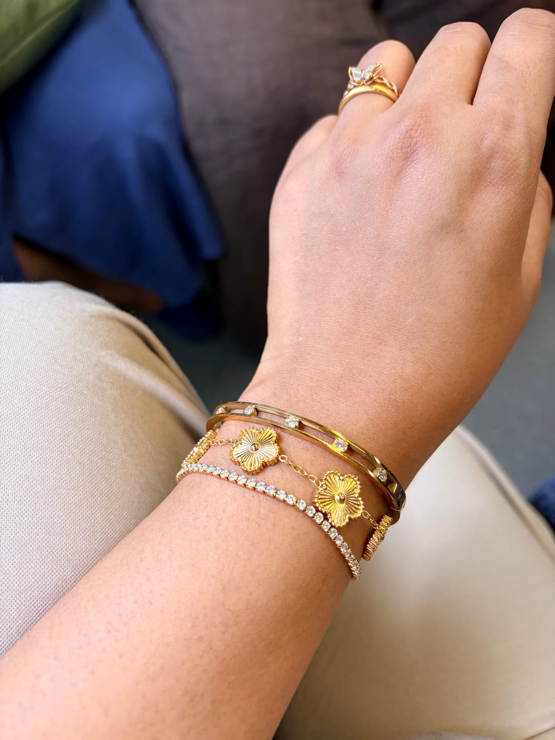 Customer photo review of Gold Clover Bangle
