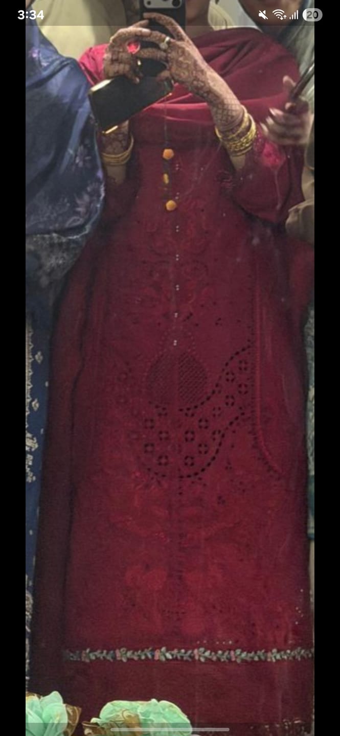 Customer photo review of Scarlet