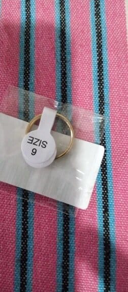 Customer photo review of Tara mother of pearl ring size US 8