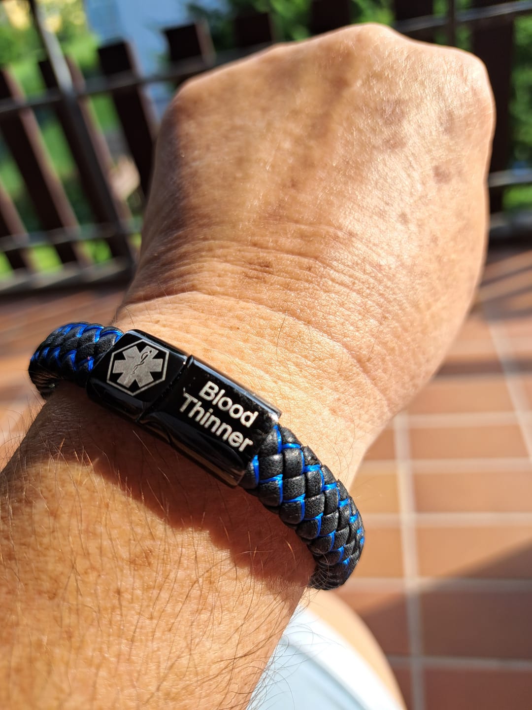 Customer photo review of Medizinisches Notfallarmband