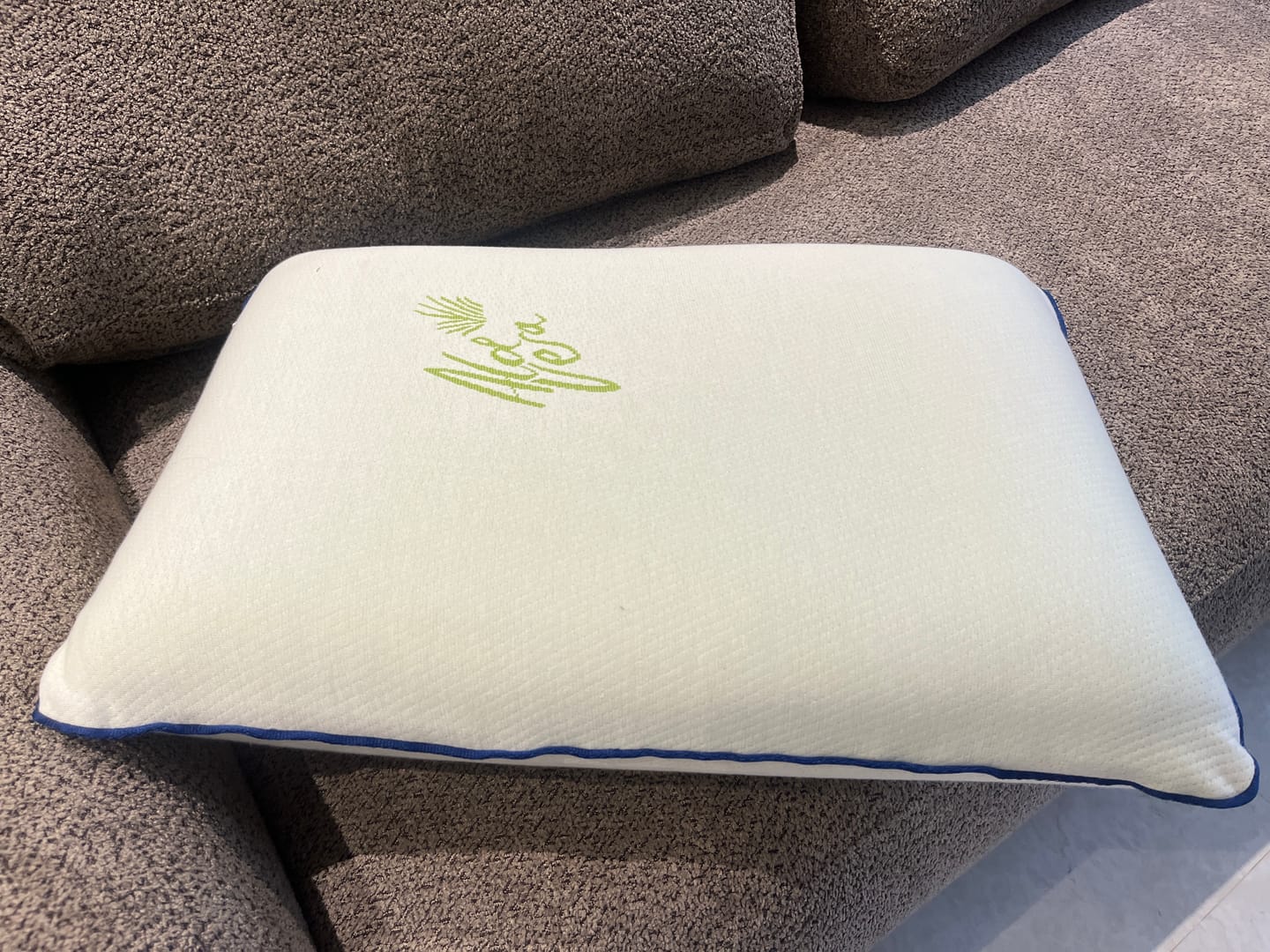 Customer photo review of Flo Adjustable Pillow (Memory Foam)