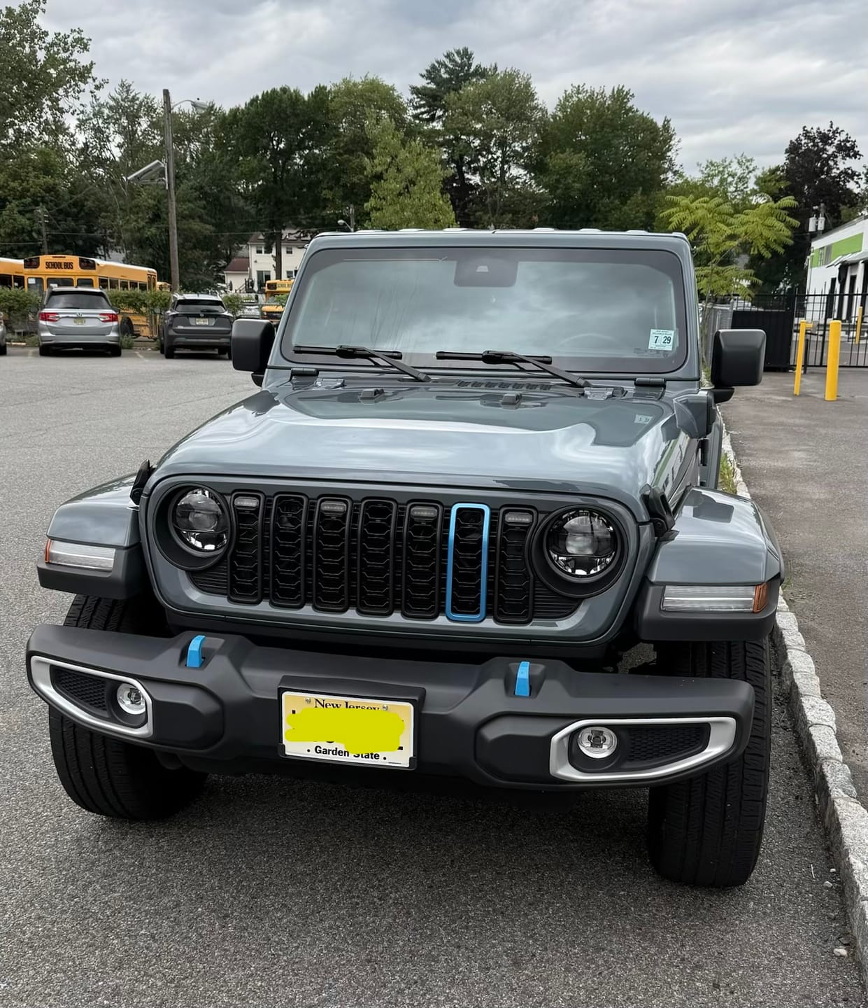 Customer photo review of Painted "Snap On" Accent Cover fits *24-26 Updated Jeep JL JT Grille