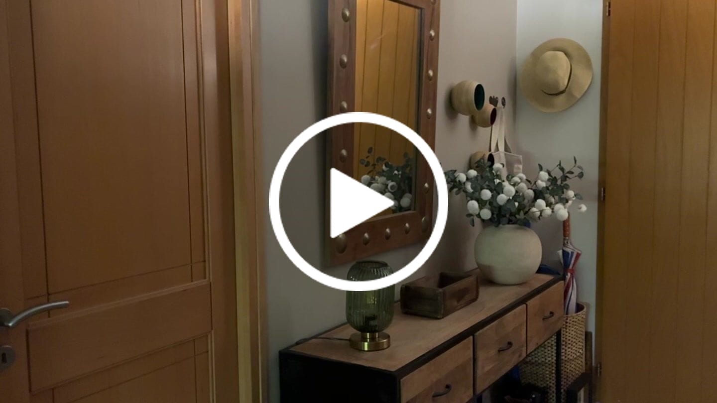 Customer video review of Lampe de table en verre vintage CRISTALI | A personnaliser