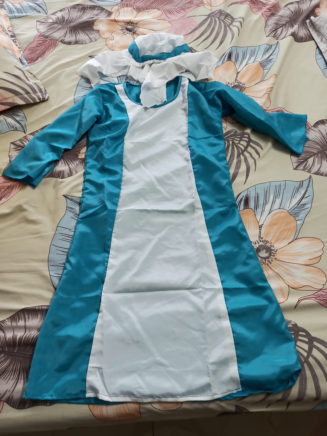Customer photo review of Fancydresswale Mother Mary Costume – Blue & White Gown with Veil and Headband | Christmas Play, School Function & Fancy Dress Outfit