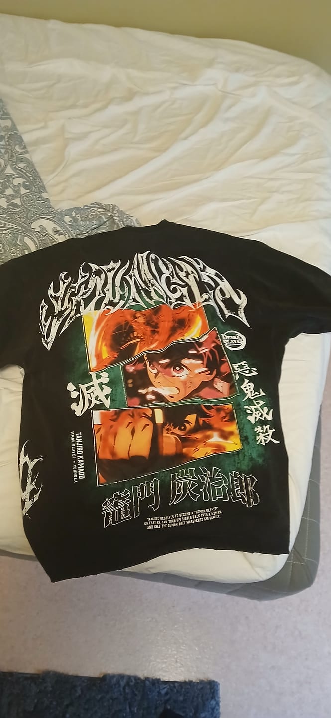 Customer photo review of 4297 - Demon Slayer: Kimetsu no Yaiba - Anime Tees